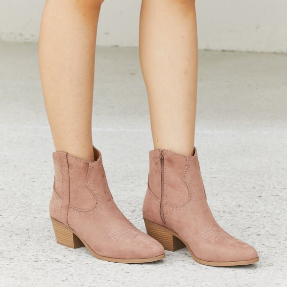 Qupid Austin Nights Embroidered Western Booties in Burlwood - Picture 2 of 6